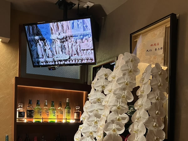 カラオケは無料で、賑やかにお楽しみいただくことも