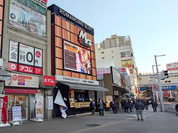 JR船橋駅南口を出て、左（道なり）に進んでください